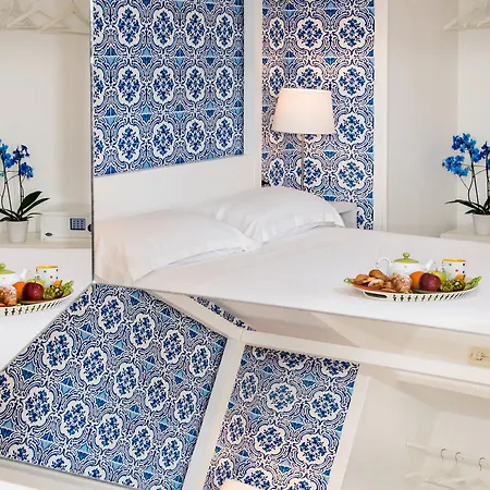 Bed & Breakfast Relais Correale & Garden 3*