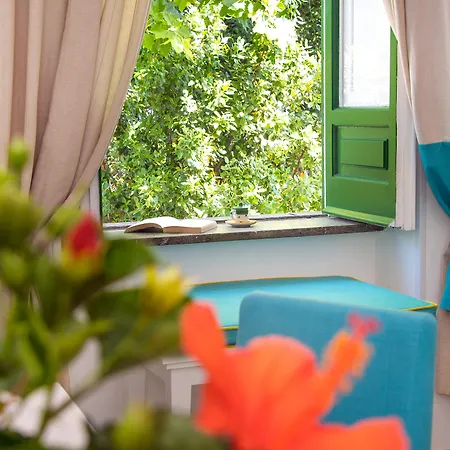 Relais Correale & Garden Bed & Breakfast 3*