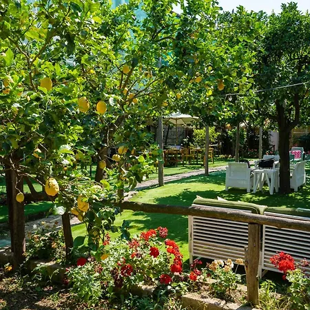 Bed & Breakfast Relais Correale & Garden