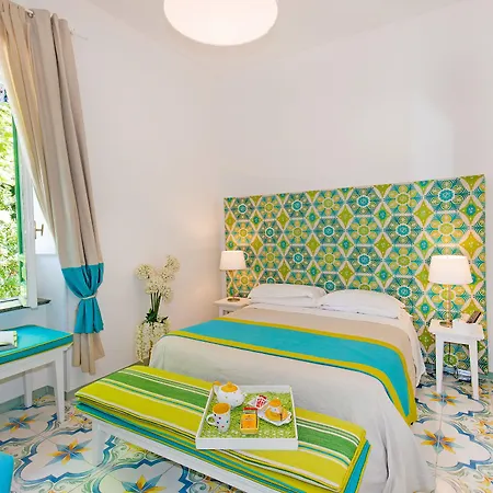 Relais Correale & Garden Bed & Breakfast 4*