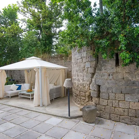 Relais Correale & Garden Bed & Breakfast 4*