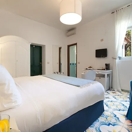 Relais Correale & Garden Bed & Breakfast