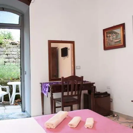 Relais Correale & Garden Oda ve Kahvaltı 3*