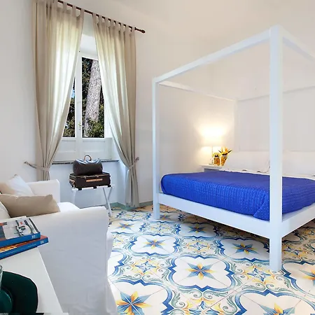 Relais Correale & Garden Bed & Breakfast 3*